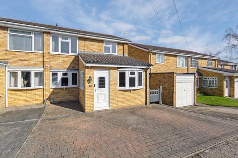 4 bedroom semi-detached house for sale, Hensley Close, Hitchin, SG4