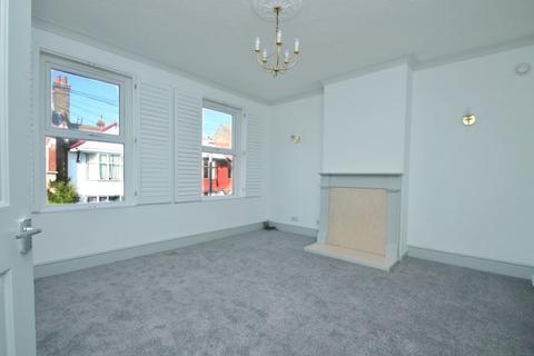 2 bedroom maisonette to rent, Arundel Road, Margate