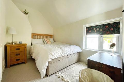 25 Barn Way, Cirencester, GL7 2LY