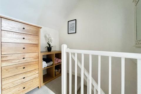 25 Barn Way, Cirencester, GL7 2LY