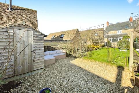 25 Barn Way, Cirencester, GL7 2LY