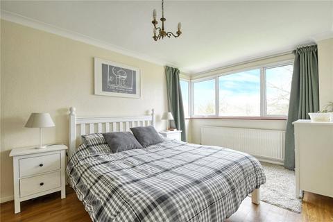 2 bedroom flat for sale, Bourne Court, New Wanstead, London, E11