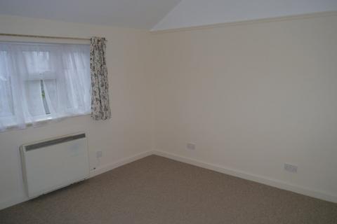 3 bedroom terraced house to rent, Swinburne Road, Oxfordshire OX14