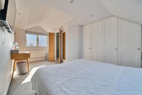 6 The Square, Spencers Wood, Reading, RG7 1BS
