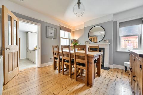 6 The Square, Spencers Wood, Reading, RG7 1BS