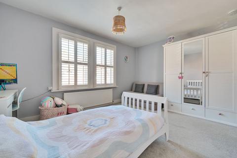6 The Square, Spencers Wood, Reading, RG7 1BS