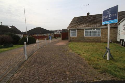 2 bedroom bungalow for sale, Harewood Avenue, East Yorkshire YO16