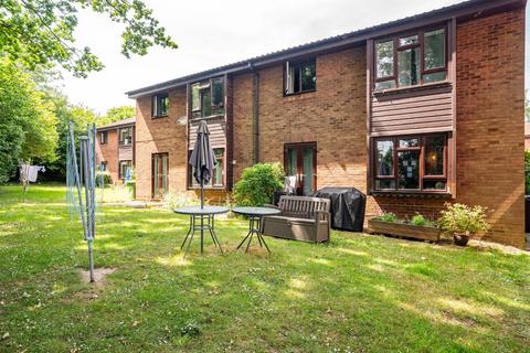 5 Mountbatten Close, St Albans, AL1 5AX