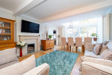 34 Harefield Avenue, Sutton, SM2 7NE