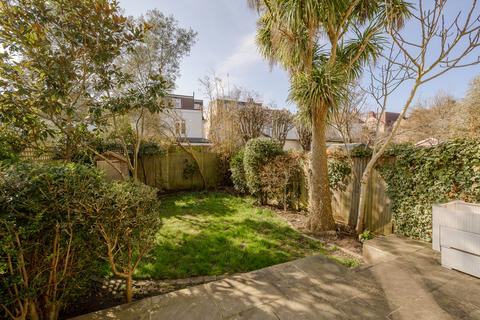 12 Midmoor Road, London, SW19 4JD