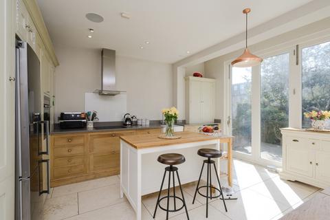 12 Midmoor Road, London, SW19 4JD