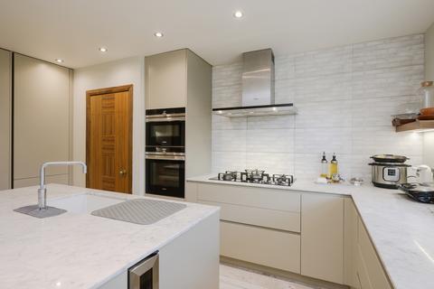 41 Lower Downs Road, London, SW20 8QQ