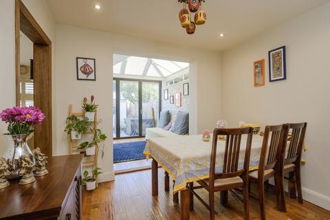 41 Lower Downs Road, London, SW20 8QQ