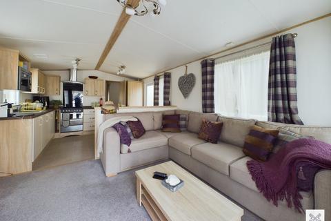 2 bedroom detached house for sale, Foxhunter Residential Caravan Park, Monkton CT12