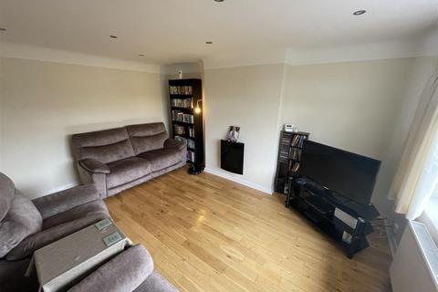 1 Arundel Close, Wirral, CH61 8TB