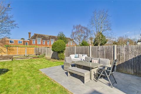 15 Garden Close, Wallington, SM6 8LW