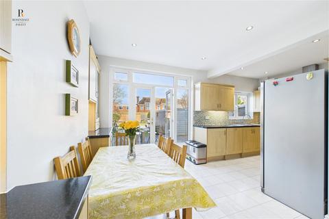 15 Garden Close, Wallington, SM6 8LW