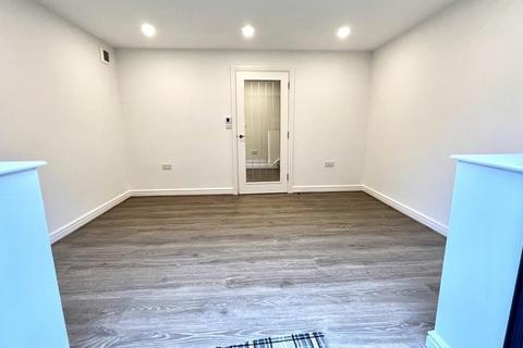 2 bedroom end of terrace house to rent, Warley Street, Brentwood, Essex, CM13