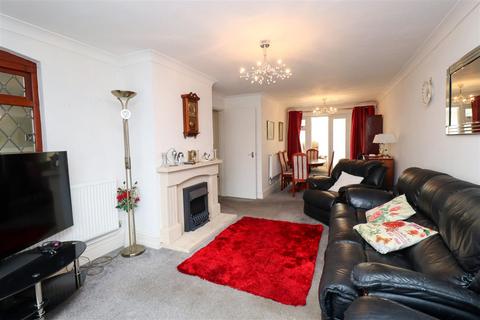 3 bedroom link detached house for sale, Cavendish Road, Church Crookham GU52