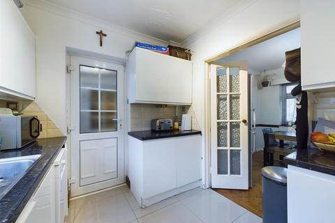 3 bedroom detached house for sale, Valley Road, Kenley CR8