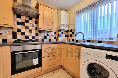 3 bedroom terraced house to rent, Law Street, Leicester LE4