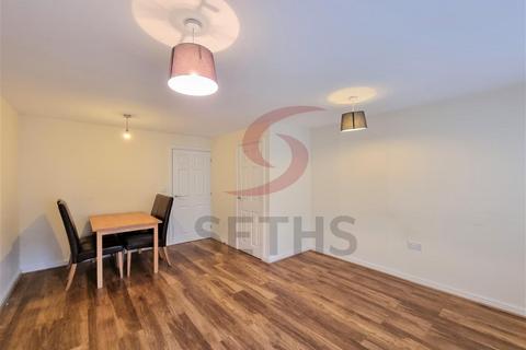 3 bedroom terraced house to rent, Law Street, Leicester LE4