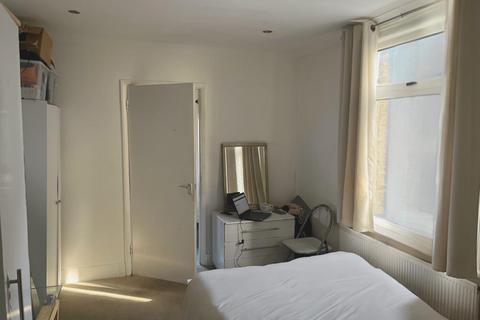 Studio for sale, The Vale, London