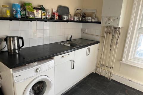 1 bedroom flat for sale, The Vale, London