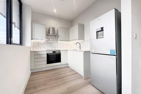 1 bedroom apartment to rent, Streamside House, Uxbridge, Greater London