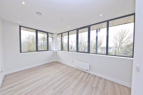 1 bedroom apartment to rent, Streamside House, Uxbridge, Greater London