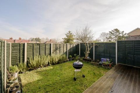 Flat 3, Castle Court Pollard Road, Morden, SM4 6EJ