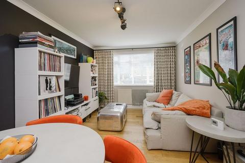 Flat 3, Castle Court Pollard Road, Morden, SM4 6EJ