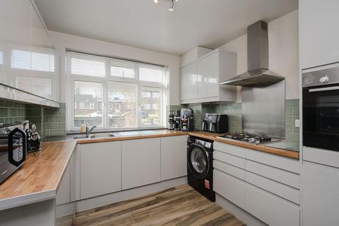 Flat 3, Castle Court Pollard Road, Morden, SM4 6EJ