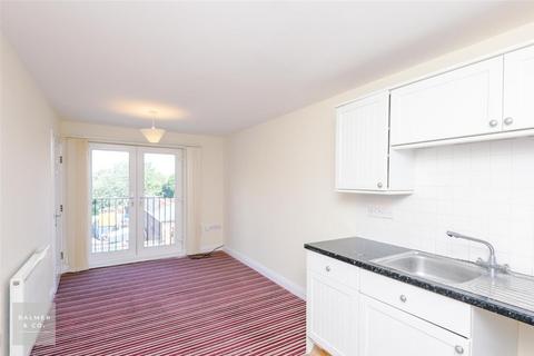 2 bedroom apartment to rent, Shuttle Street, Tyldesley M29