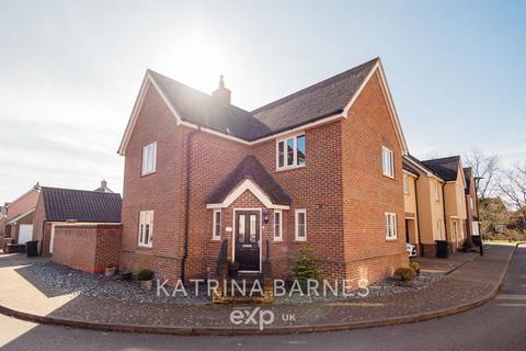 5 bedroom link detached house for sale, Peter Taylor Avenue, Bocking  CM7
