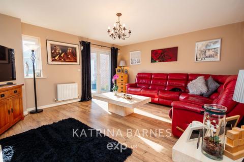 5 bedroom link detached house for sale, Peter Taylor Avenue, Bocking  CM7