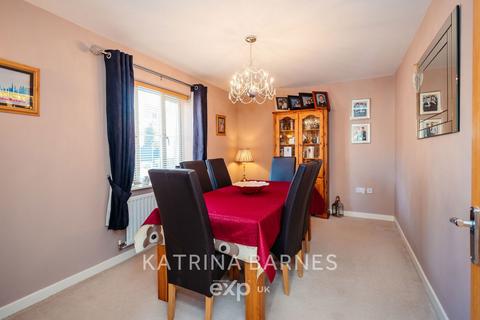5 bedroom link detached house for sale, Peter Taylor Avenue, Bocking  CM7