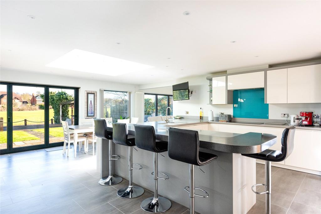 Kitchen/Breakfast