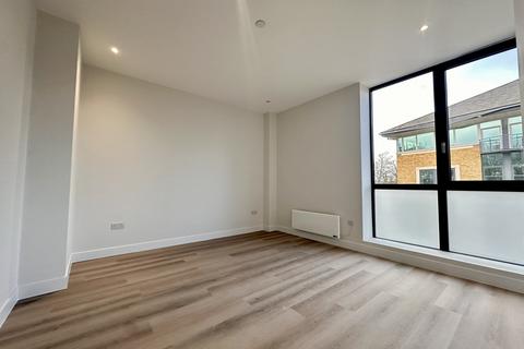 1 bedroom apartment to rent, Streamside House, Uxbridge, Greater London