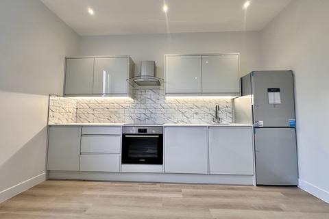 1 bedroom apartment to rent, Streamside House, Uxbridge, Greater London