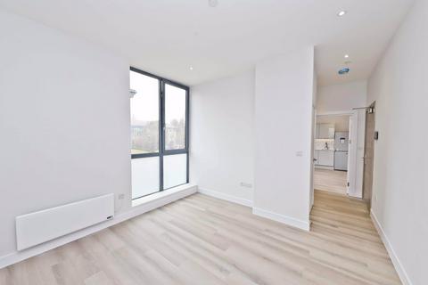 1 bedroom apartment to rent, Streamside House, Uxbridge, Greater London