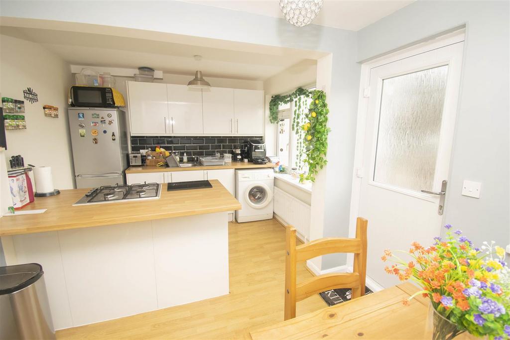 Modern dining kitchen