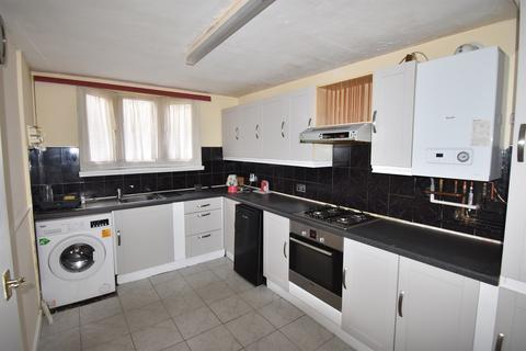 3 bedroom end of terrace house to rent, 3 bedroom End of Terrace House in Basildon