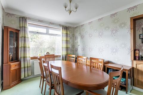 31 Silverknowes Grove, Edinburgh, EH4 5LZ