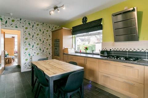 31 Silverknowes Grove, Edinburgh, EH4 5LZ