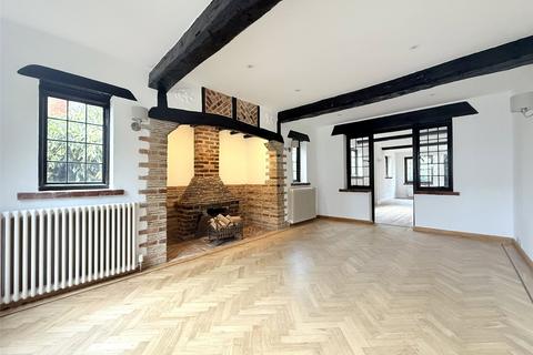 5 bedroom detached house to rent, Brookmans Avenue, Brookmans Park, Hertfordshire, AL9