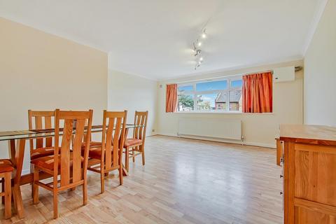 2 bedroom flat to rent, Greville  Court, South Vale, Harrow, HA1 3PL