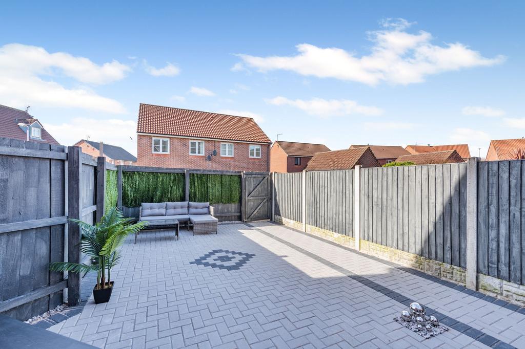 Garden to rear