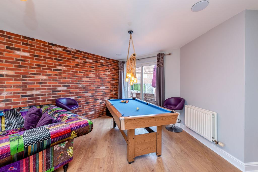 Lounge/ dining room
