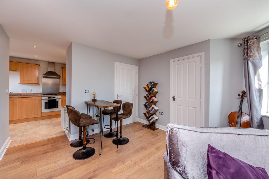 Lounge/dining room